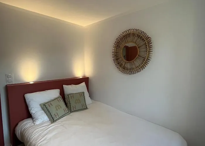 La Maison Du Pin Ferienhaus Les Salles-de-Castillon